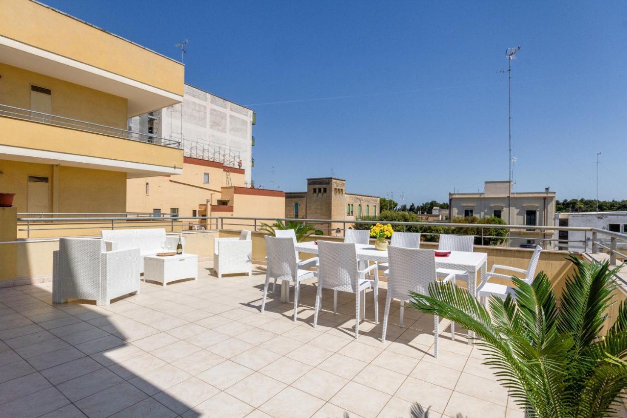 Roomy Apartment With Terrace & Parking Lecce Extérieur photo