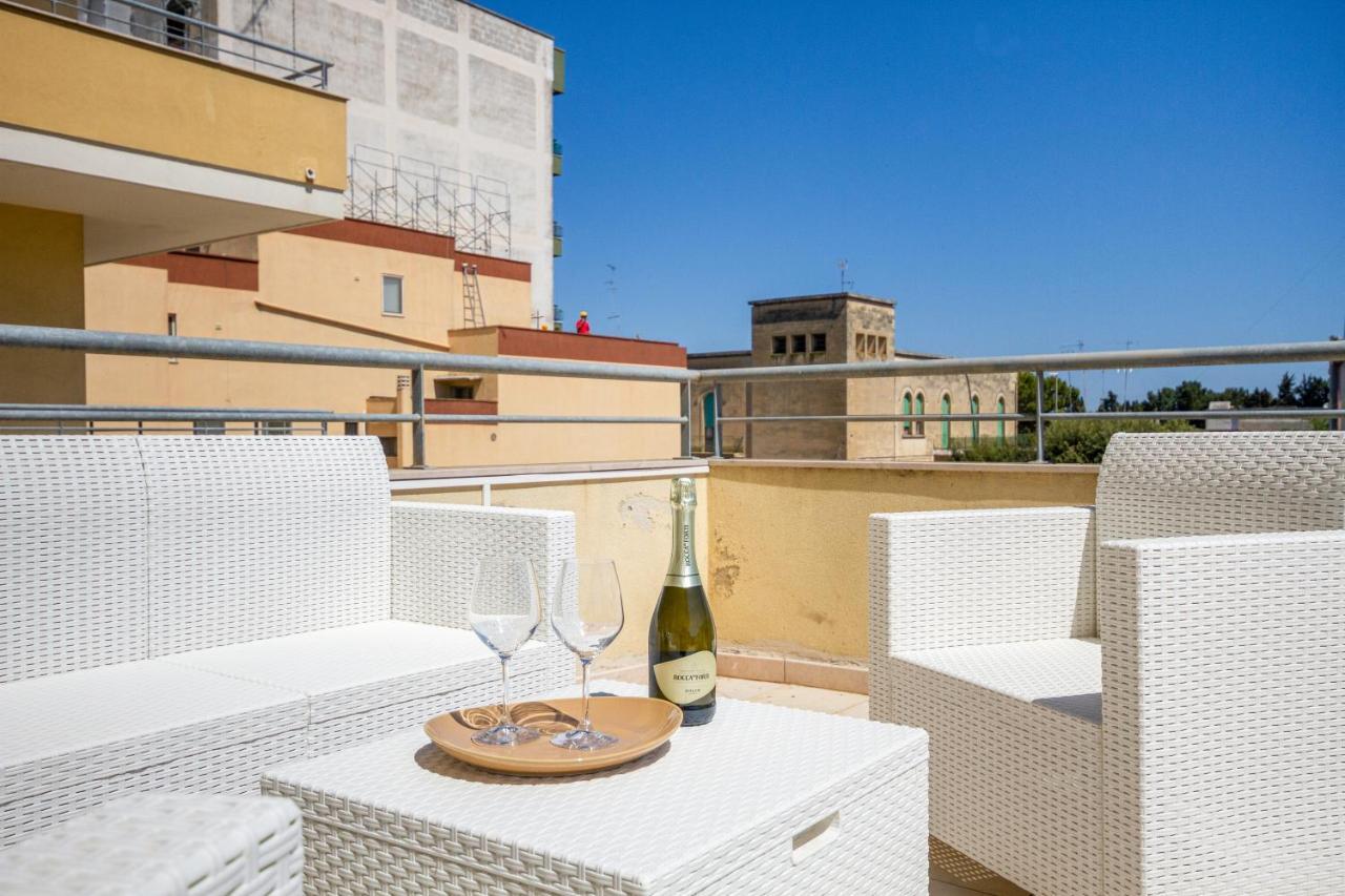 Roomy Apartment With Terrace & Parking Lecce Extérieur photo